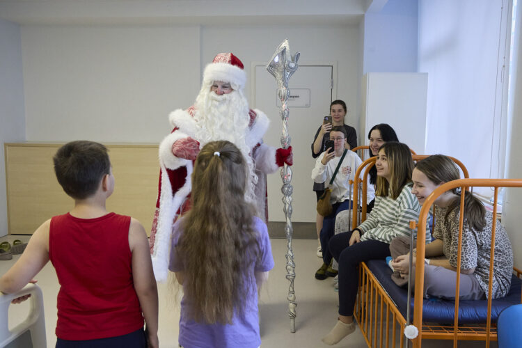 Новогоднее поздравление от фонда ОРБИ в Морозовской больнице 2025