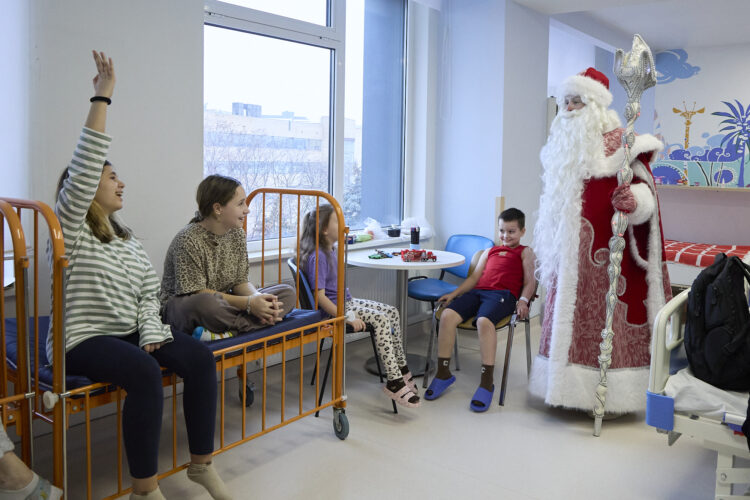 Новогоднее поздравление от фонда ОРБИ в Морозовской больнице 2025