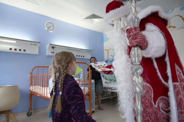 Новогоднее поздравление от фонда ОРБИ в Морозовской больнице 2025