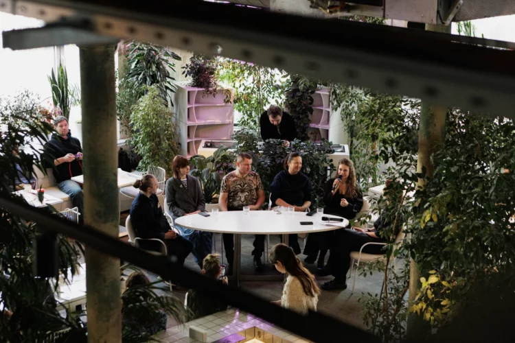 Дискуссия об адаптивной одежде для людей после инсульта в Доме Культур